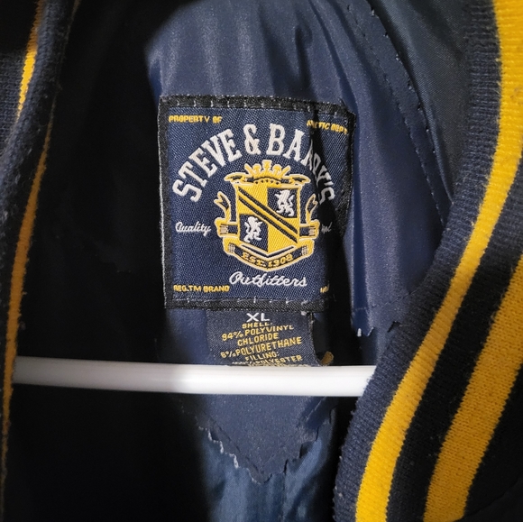 Steve and Barry's Michigan Wolverines Bomber Jacket - Picture 8 of 8